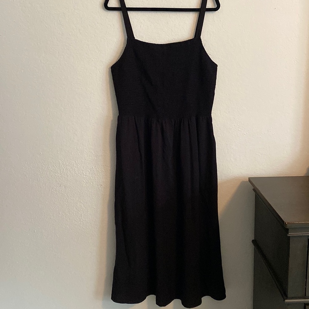 “Tall” Black Midi Dress w/ Pockets!